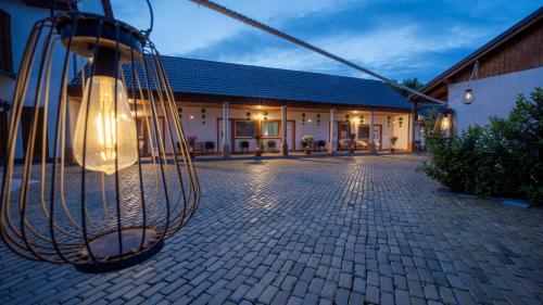 Airport Kroly Centrl 75 — hotel in Vecses
