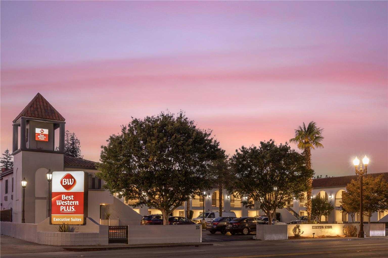 Best Western Plus Executive Suites — Redwood