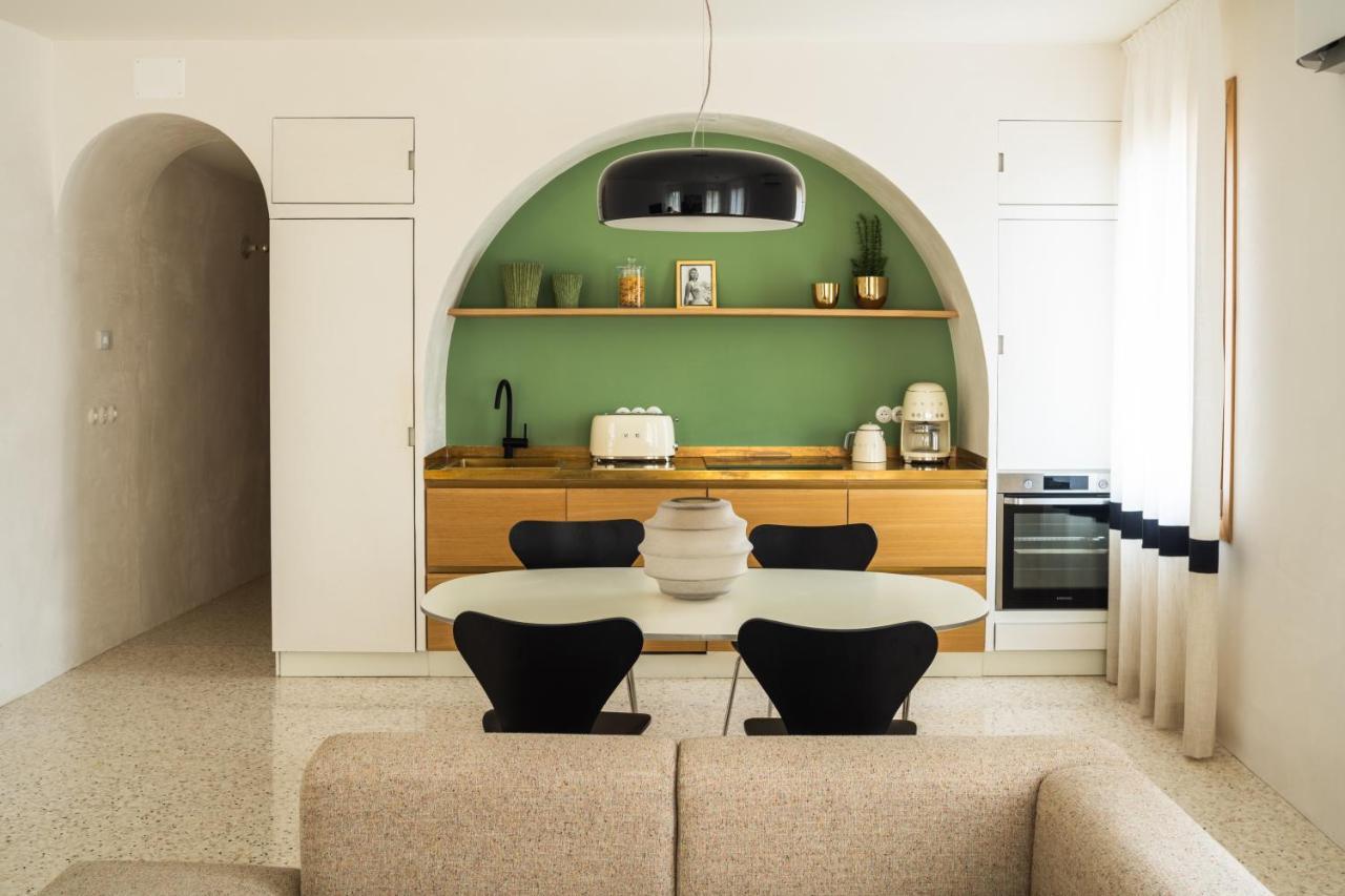 San Domenico Apartment with Garden View R&R — 4-Star Luxury Hotel in Venice, Italy