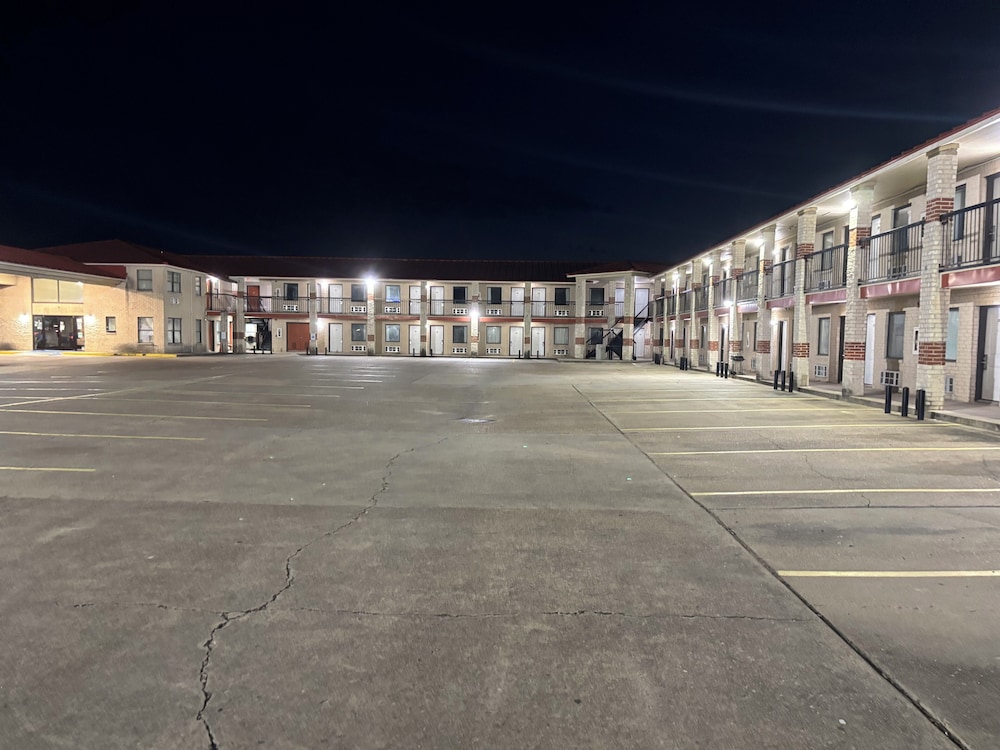 Travelodge by Wyndham Victoria TX - photo 13
