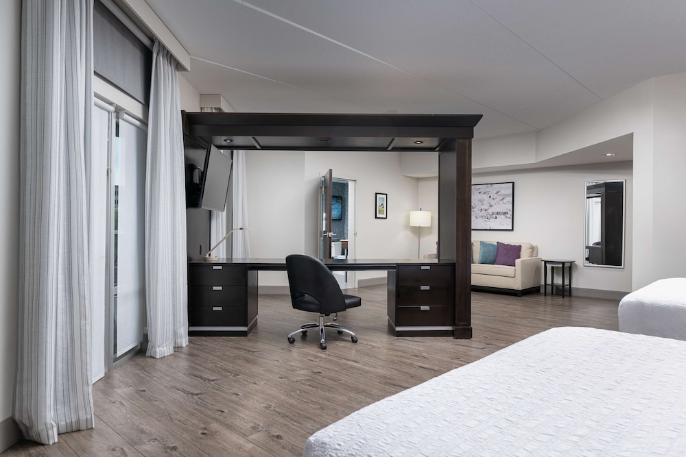 Hampton Inn & Suites Chattanooga Downtown - photo 7