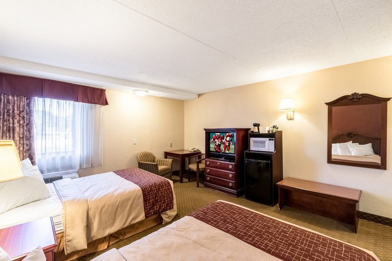 Red Roof Inn & Suites Terre Haute - photo 31