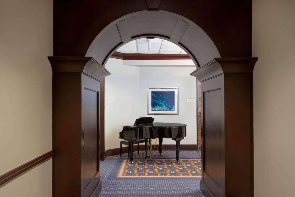 La Quinta Inn & Suites by Wyndham Secaucus Meadowlands - photo 19