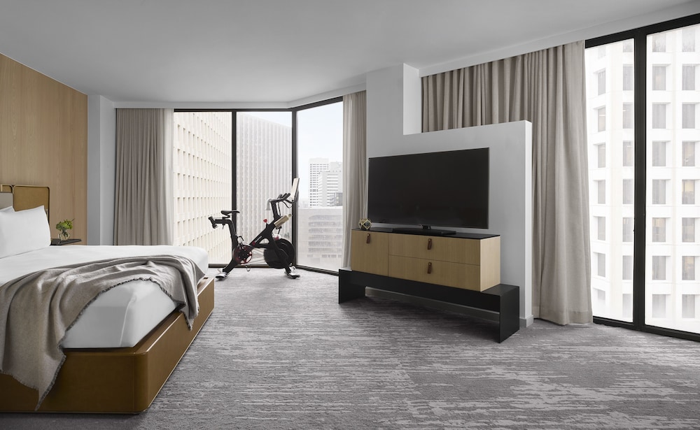 C. Baldwin Curio Collection by Hilton - photo 7