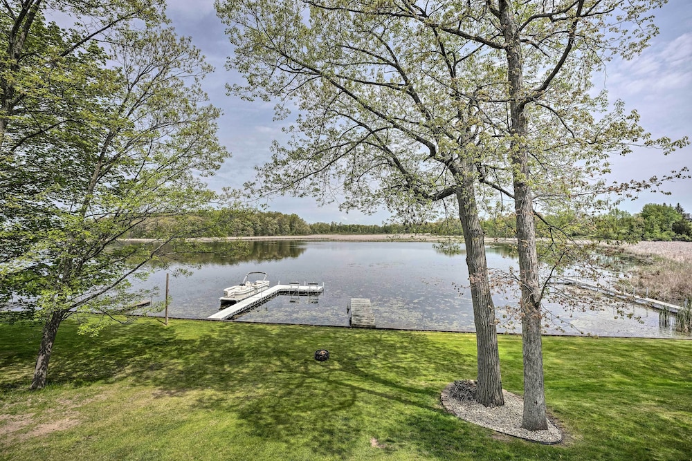 Pet friendly Grass Lake Retreat w Game Room — hotel in Grass Lake