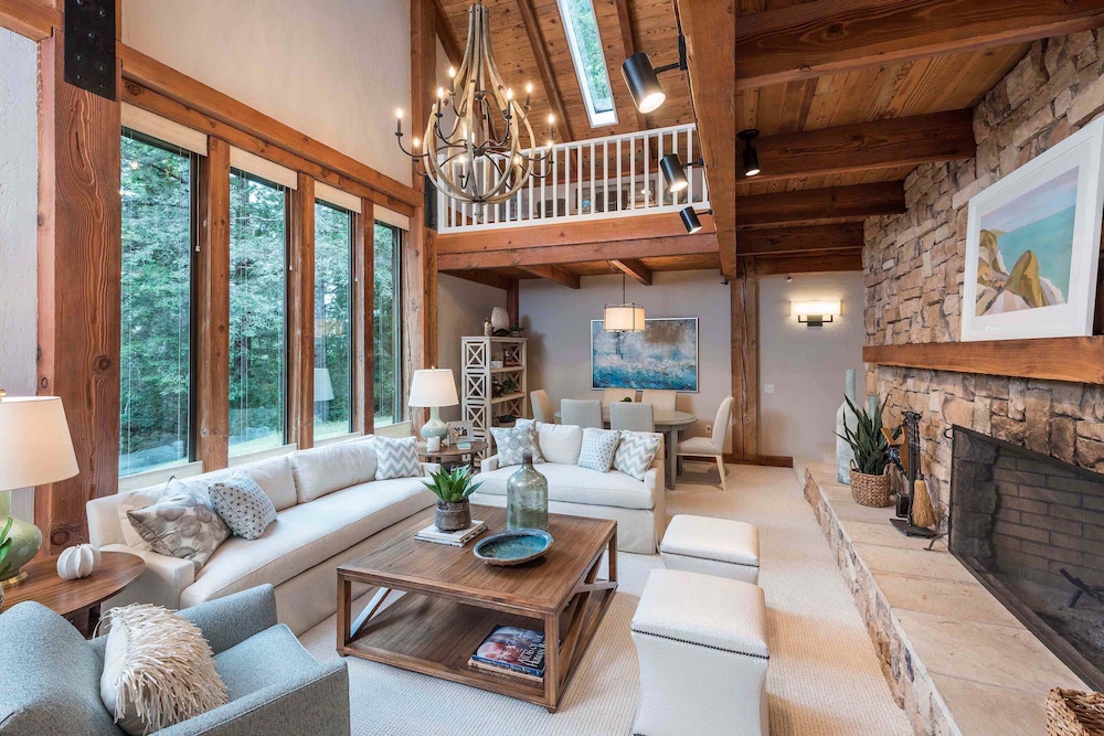 Forest Getaway — 4-Star Luxury Hotel in Sea Ranch, United States