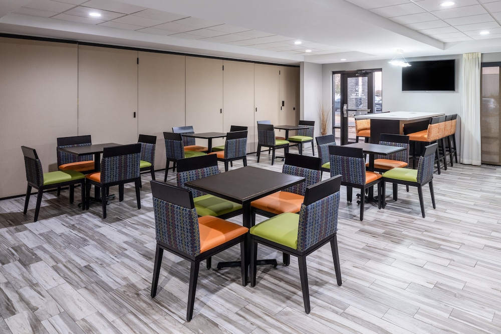 Garner Hotel Oklahoma City Quail Springs by IHG - photo 50