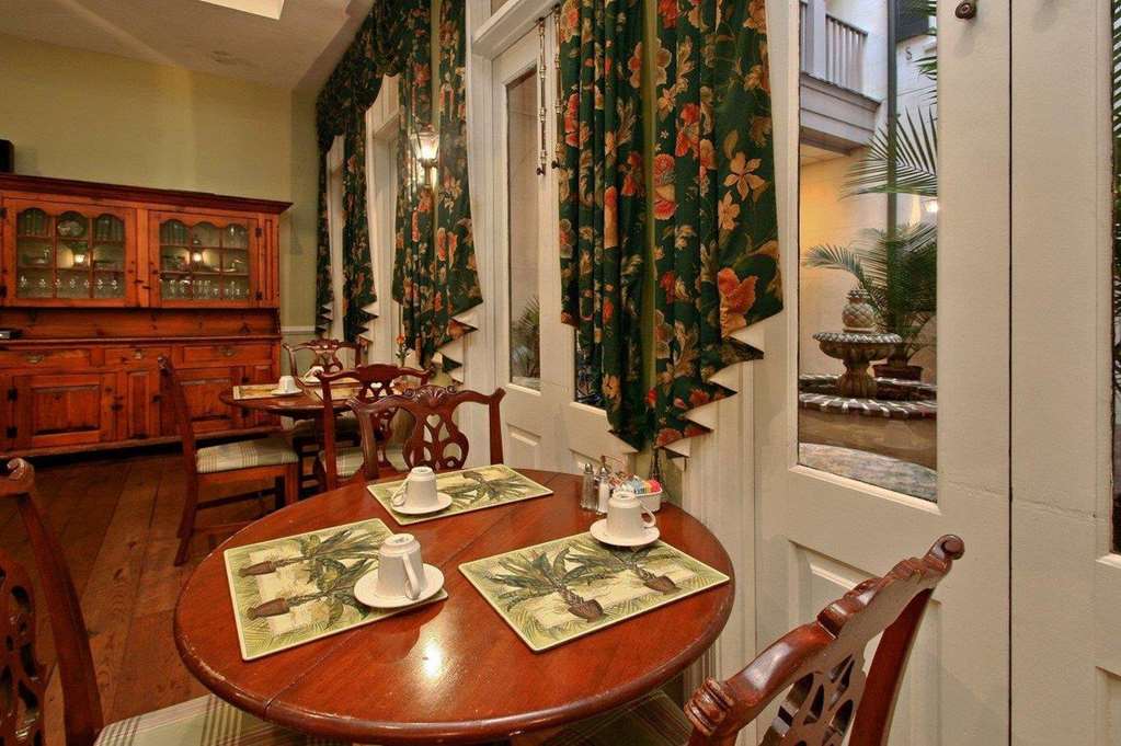Kings Courtyard Inn - photo 11