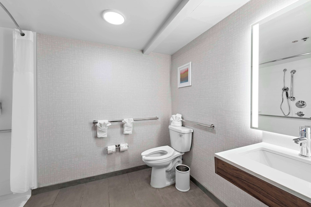Hampton Inn by Hilton Los Angeles Airport - photo 21