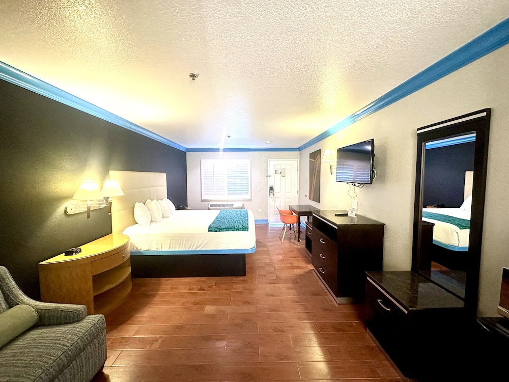 Casa Blanca Hotel and Suites Orange - photo 22