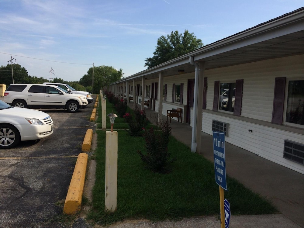Super 7 Motel Sedalia - photo 43