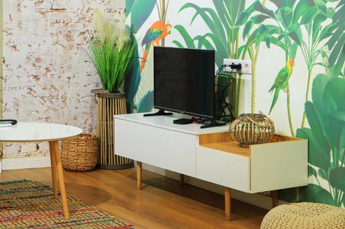 Unique and Beautiful 1BR Apt in Historic Tbilisi by Wehost
