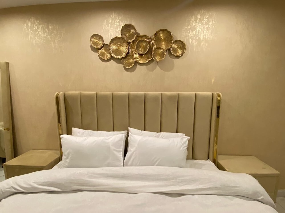 Luxus Suites - carbon neutral hotel in Lahore