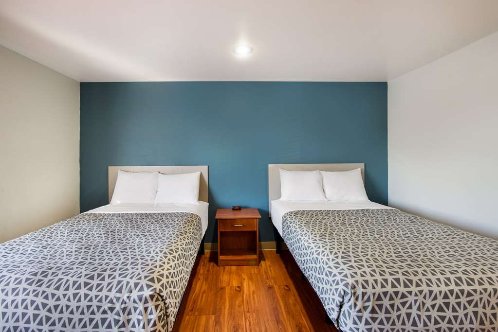 WoodSpring Suites Columbus Southeast - photo 16