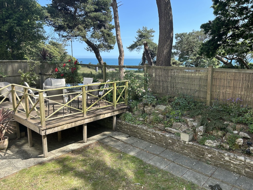 Hoppapill House — 4-Star Luxury Hotel in Bournemouth, United Kingdom