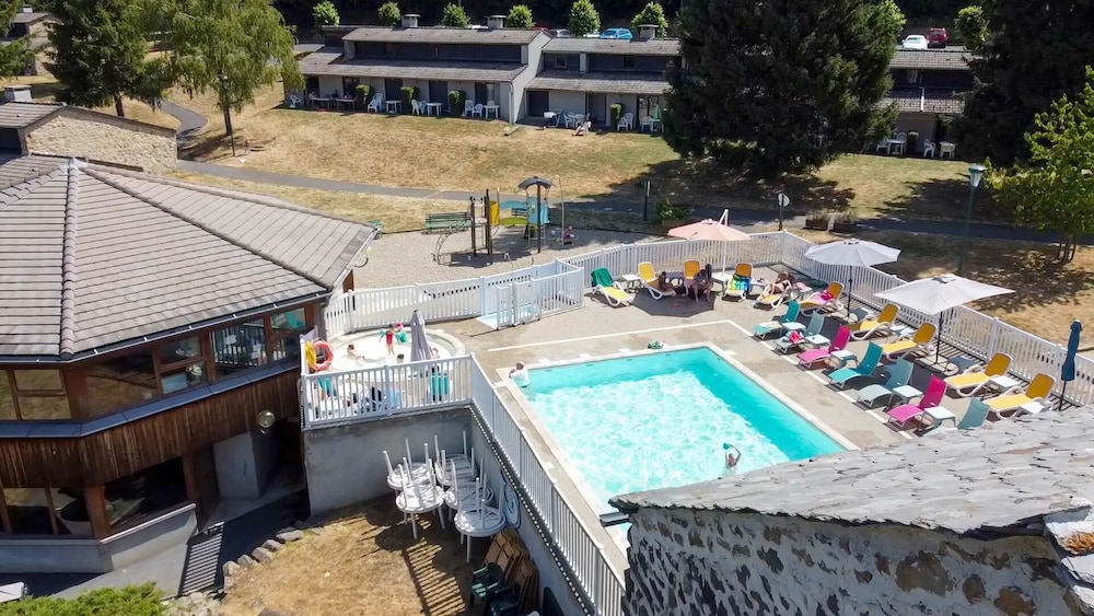 VVF Haute Loire Saint Julien Chapteuil — hotel in Saint-Julien-Chapteuil