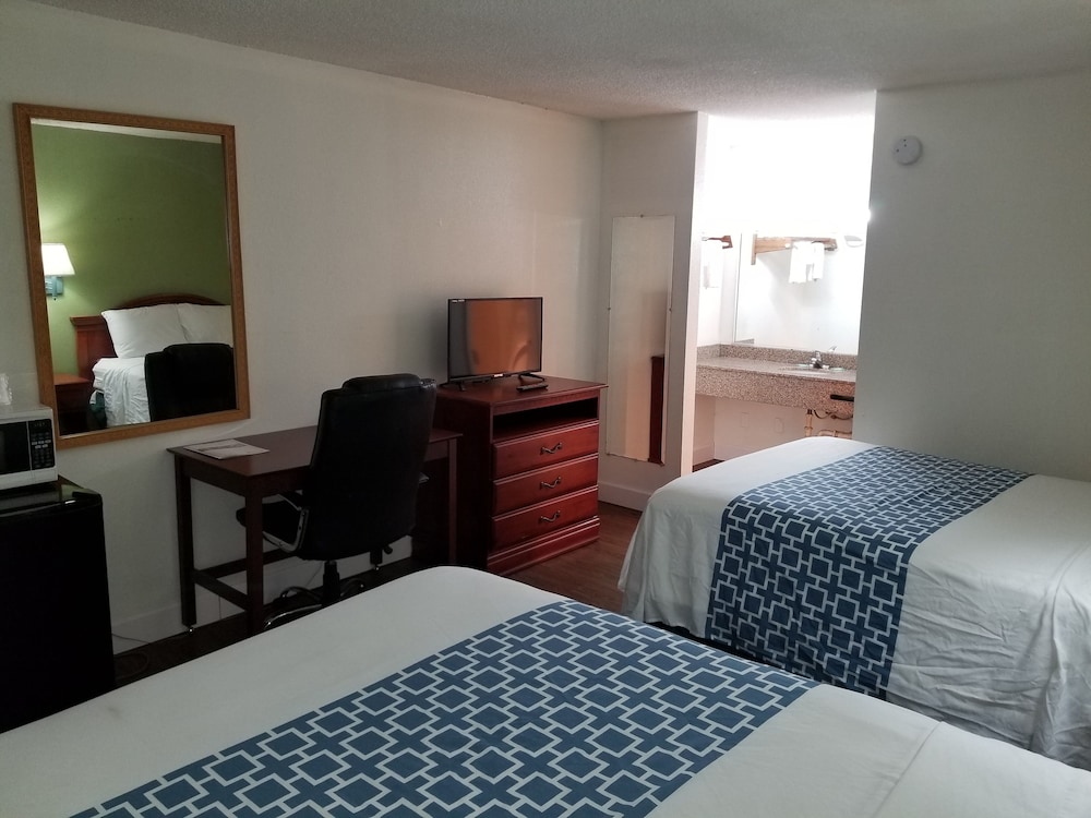 Econo Inn - photo 7