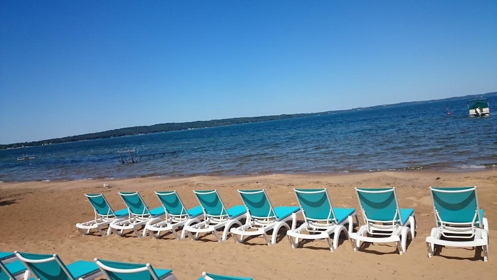 Brio Beach Inn - photo 40
