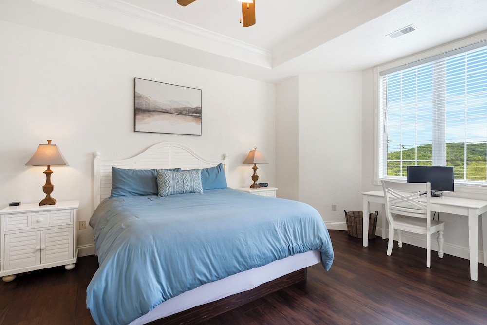 Stone Cliff Relaxation w Resort Amenities - photo 4