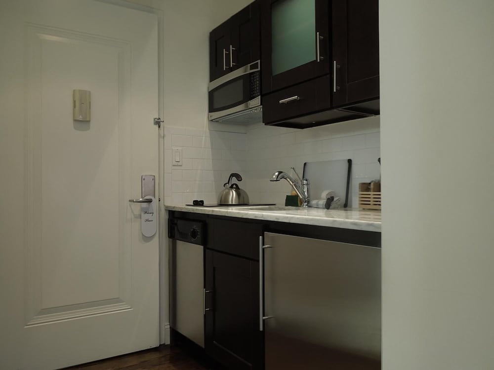 East Village Hotel - photo 23