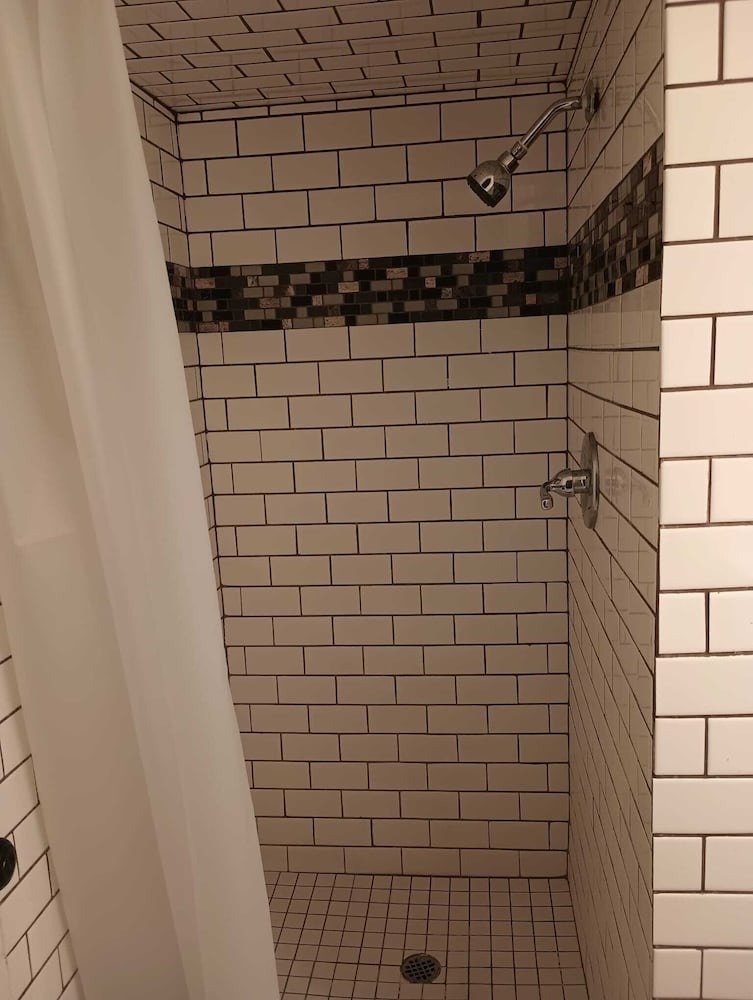 Cedar Inn & Suites - photo 56