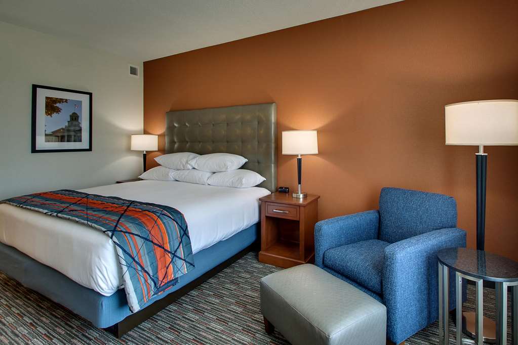 Drury Inn & Suites Iowa City Coralville - photo 29