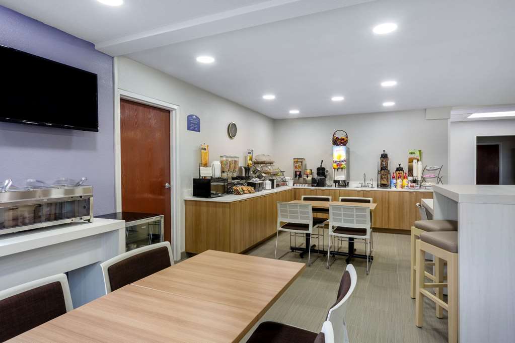 Microtel Inn & Suites by Wyndham Burlington - photo 14
