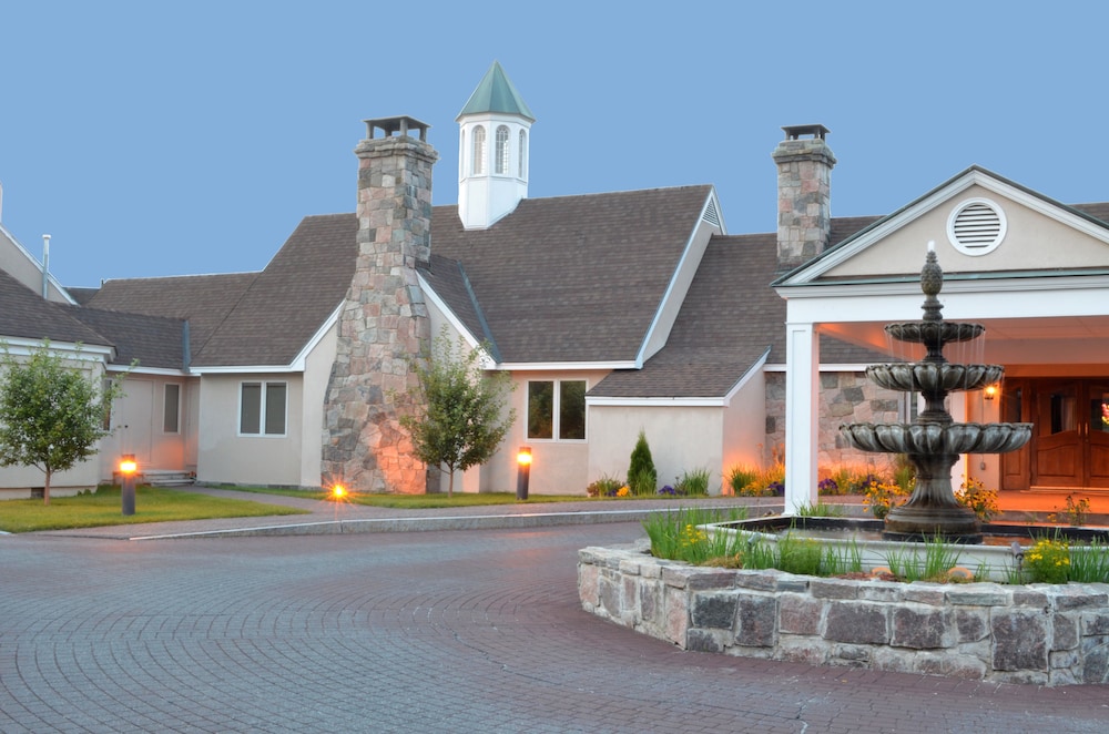 The Orchards Hotel — Williamstown