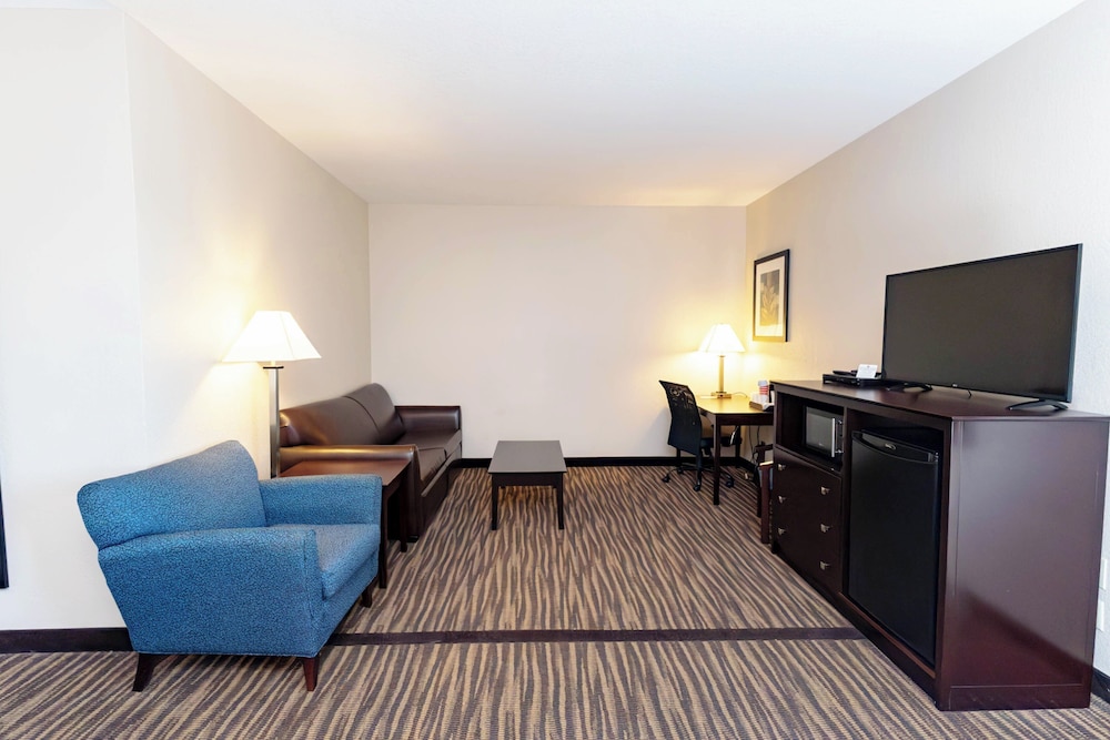 Cobblestone Inn & Suites Maryville - photo 50