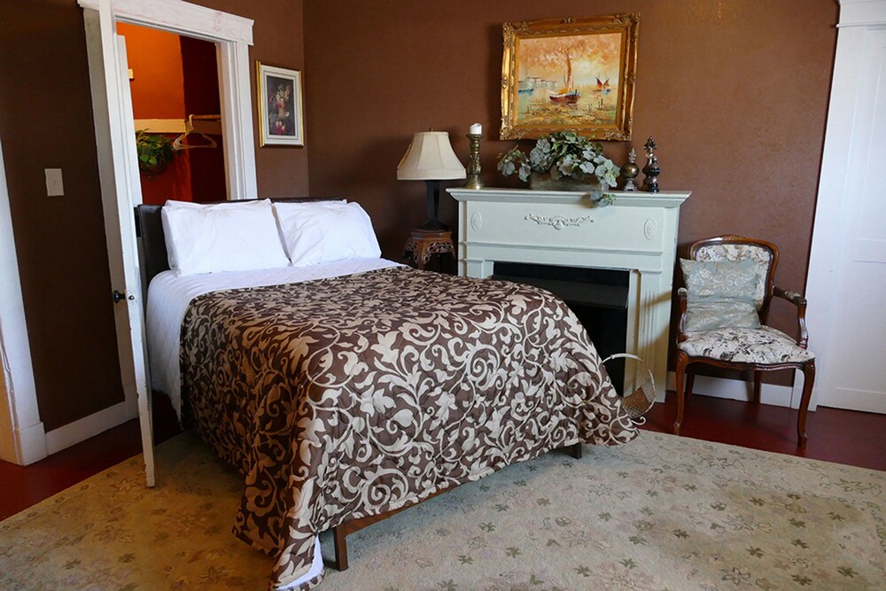 Historic Whiting Hotel Suites - photo 53
