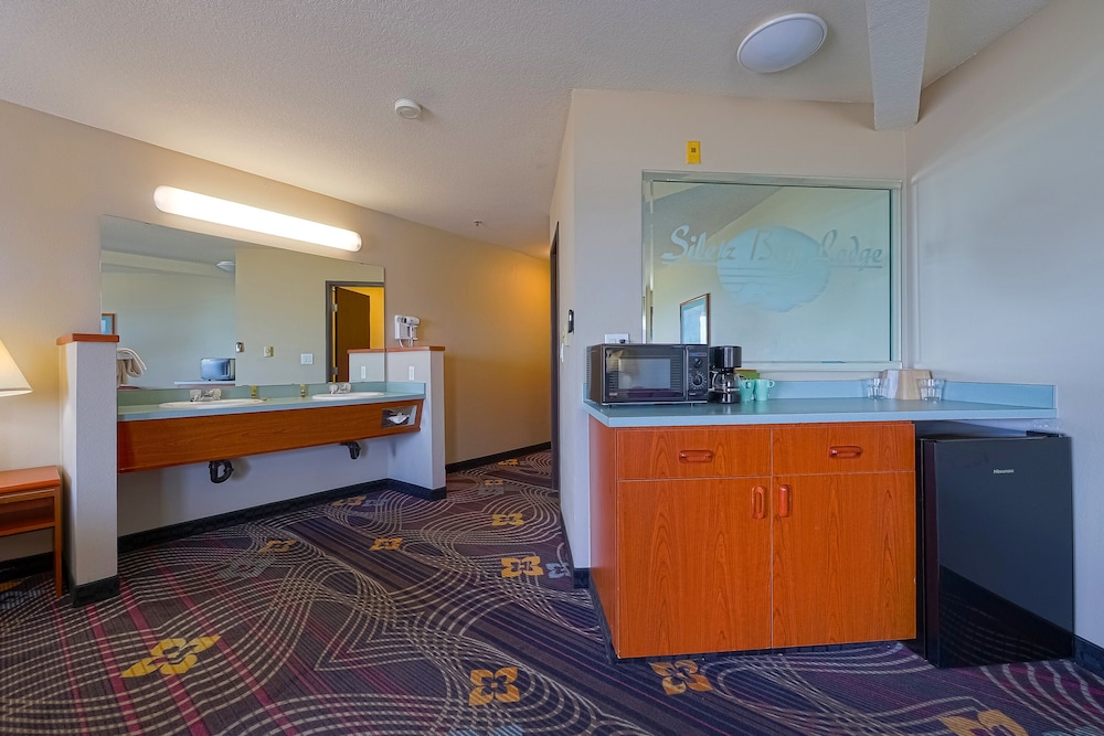 Siletz Bay Beachfront Hotel by OYO Lincoln City - photo 77