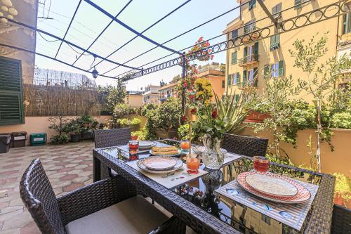 Sole Terrazza Centro città e Wi Fi veloce — 4-Star Luxury Hotel in Genoa, Italy
