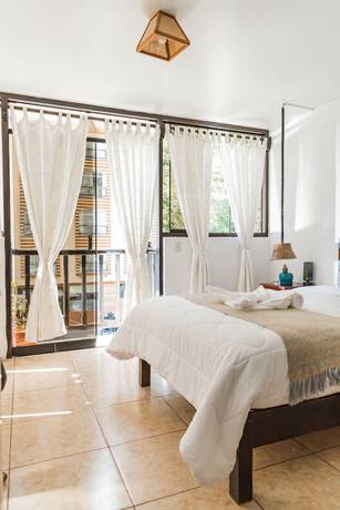 Luna Muna - carbon neutral hotel in Unknown City