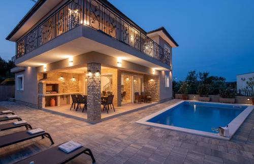 Villa Lusarci with pool — 4-Star Luxury Hotel in Krk, Croatia