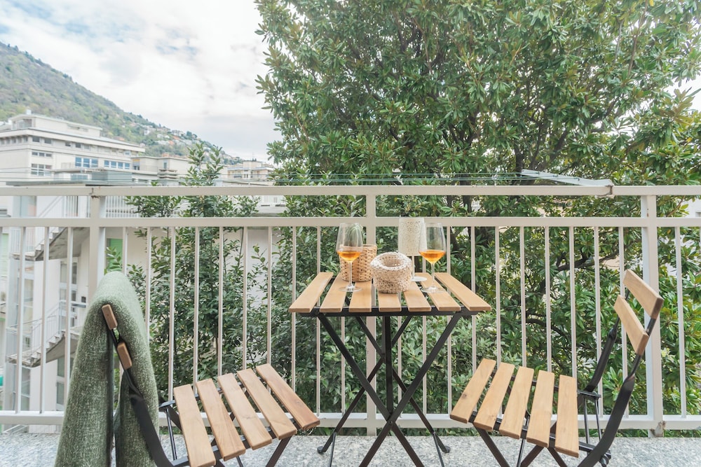Casa di Crissy Centro Como — 4-Star Luxury Hotel in Como, Italy