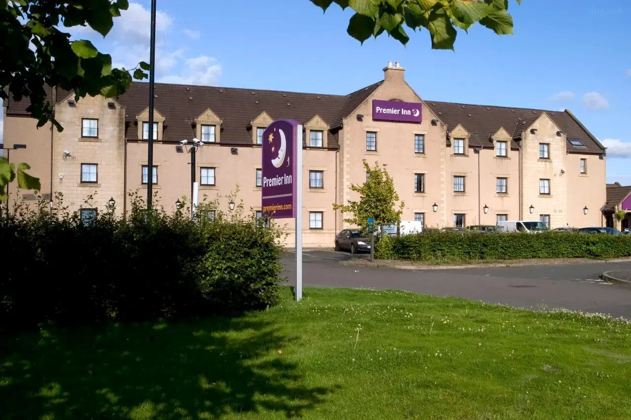 Premier Inn Falkirk - carbon neutral hotel in Larbert