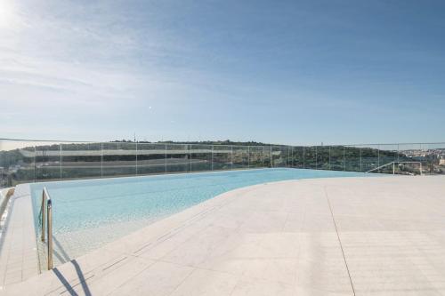 Saudade 1 bedroom and shared pool in Campolide — 4-Star Luxury Hotel in Lisbon, Portugal