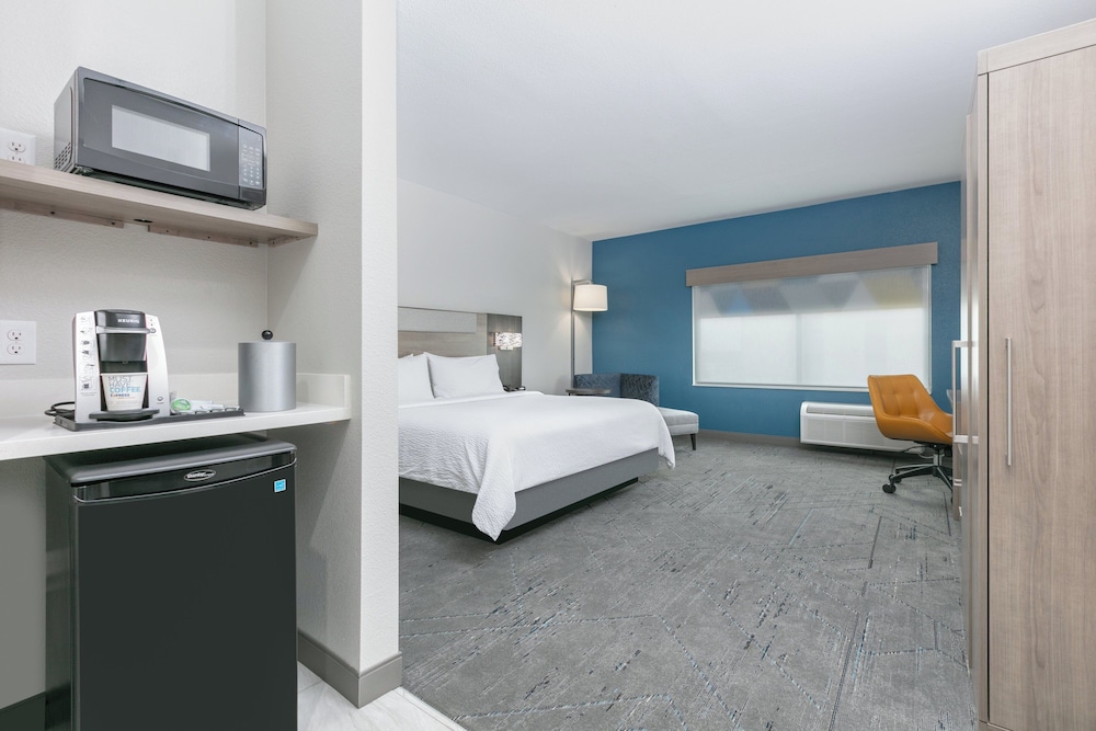 Holiday Inn Express & Suites Dallas Plano North by IHG - photo 15