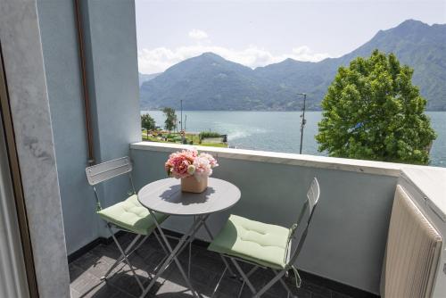 Iseolakerental Fantasy Lake — 4-Star Luxury Hotel in Castro, Italy