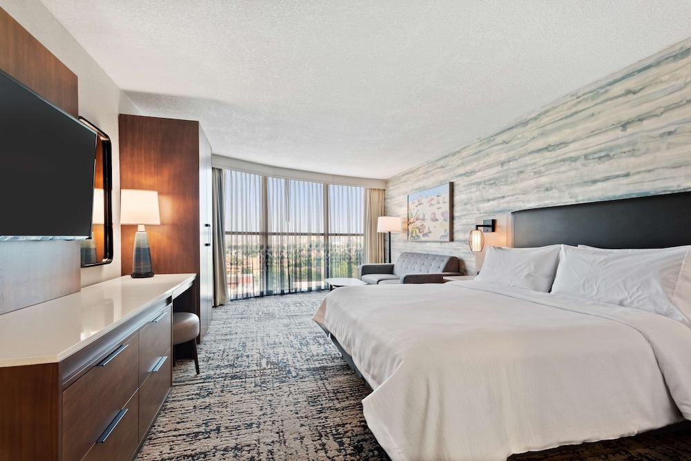 Embassy Suites by Hilton Anaheim South - photo 4