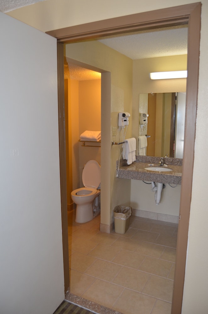 Plaza Inn Big Spring - photo 19