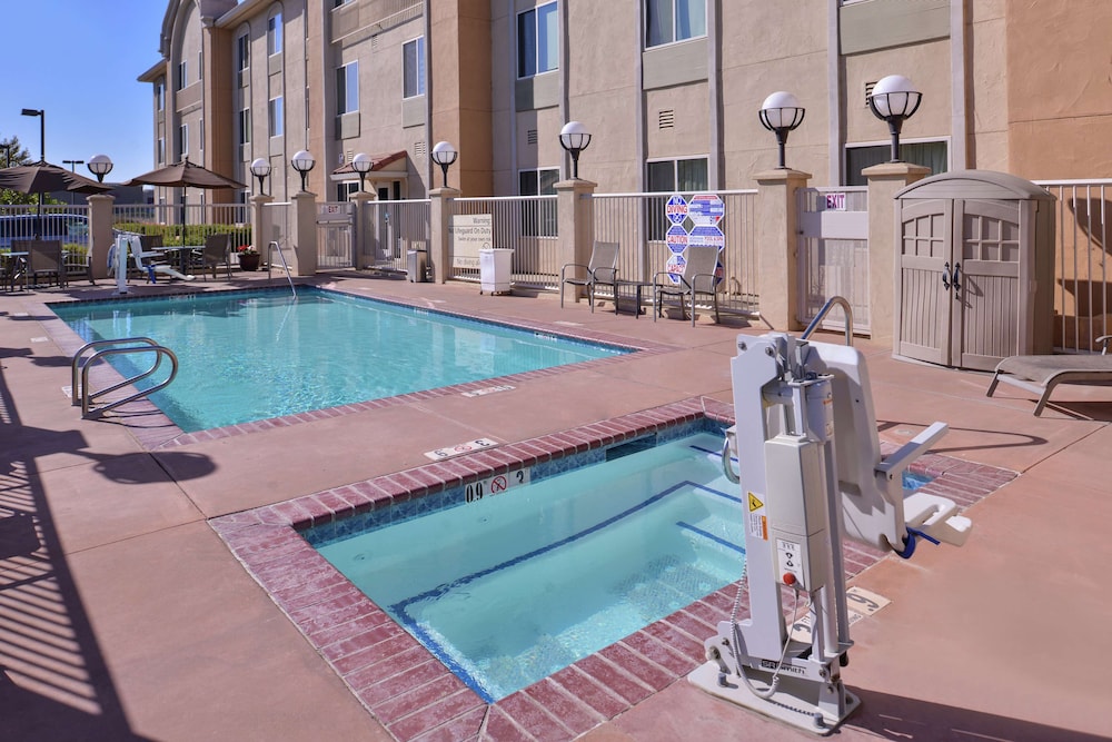 Hampton Inn & Suites Woodland Sacramento Area - photo 34