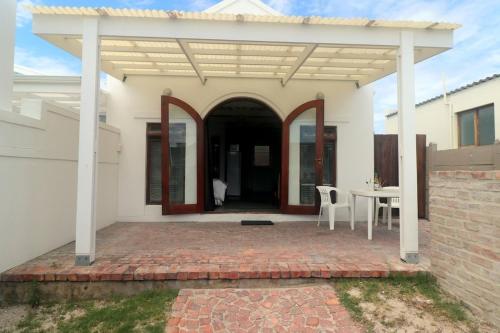 M & M Flat Arniston — 4-Star Luxury Hotel in Arniston, South Africa