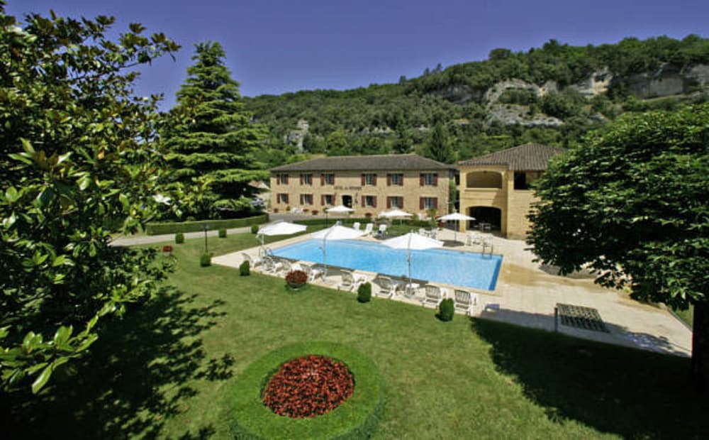 Hôtel des Roches in Unknown City, France