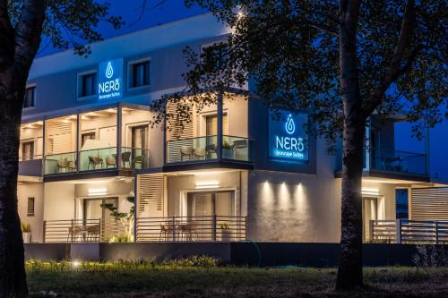 Nero Seascape Suites — Magoula