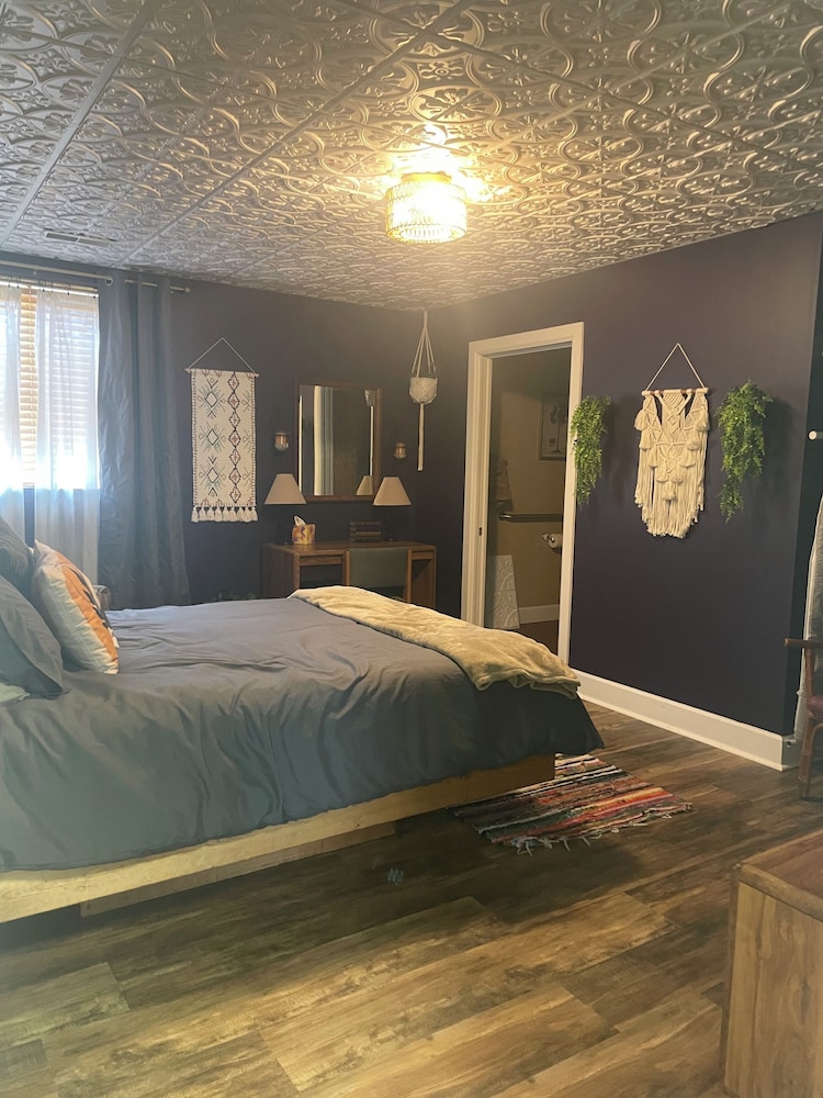 Monroe Street Suites - photo 28