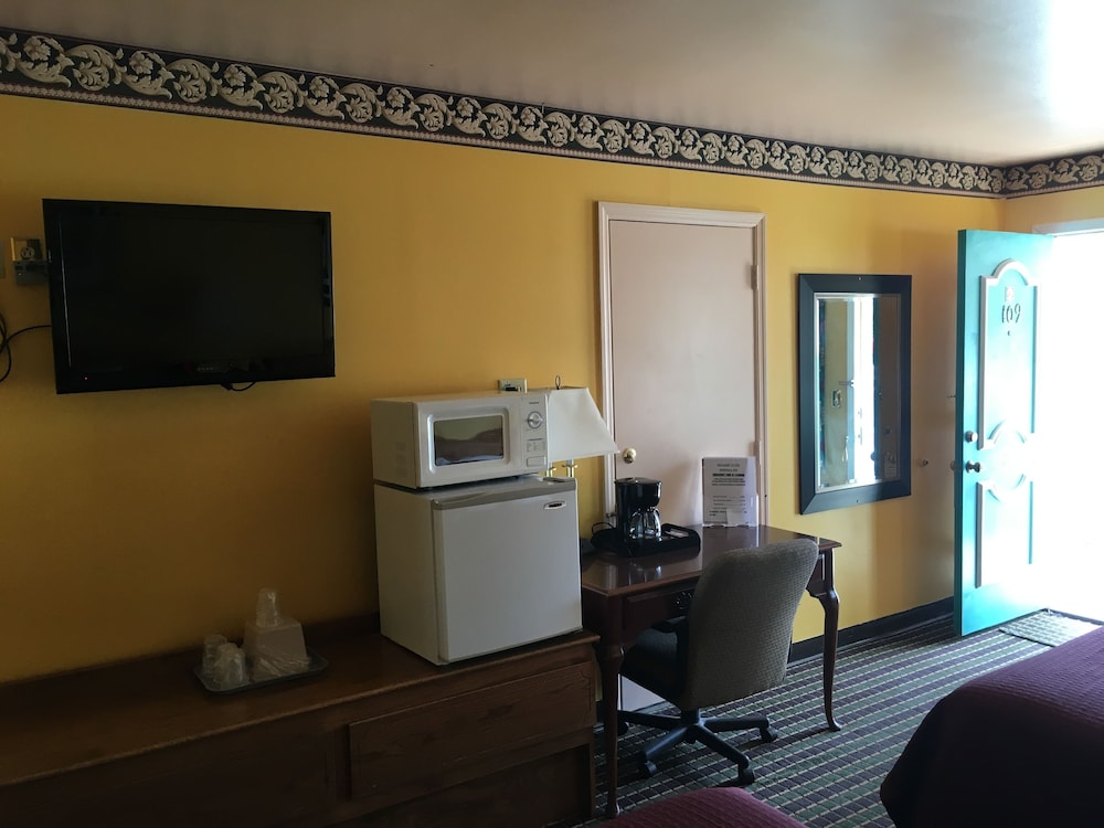 Norwalk Inn - photo 5