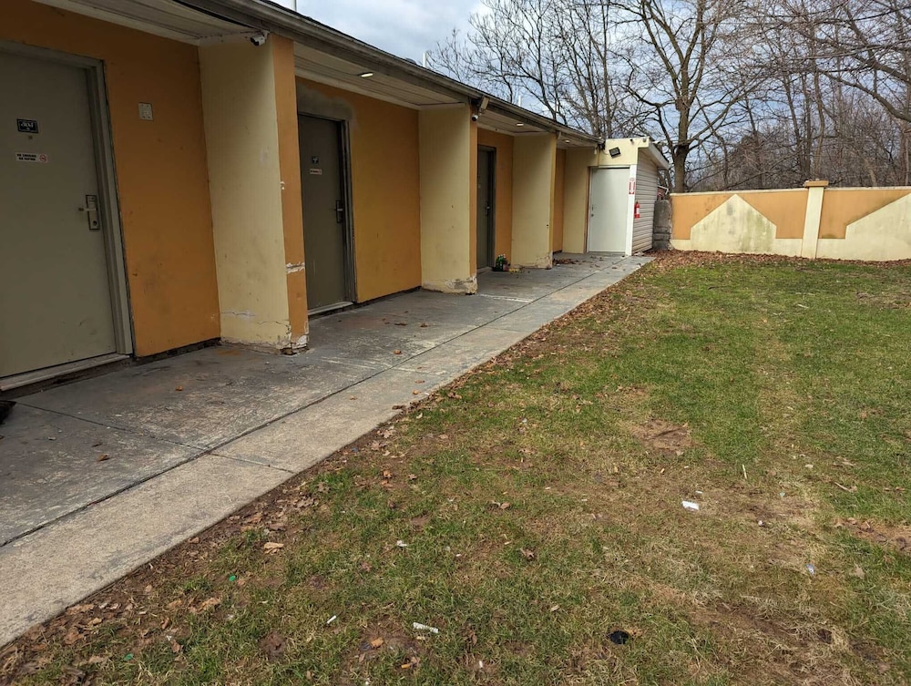 Executive Inn Coopersburg - photo 13