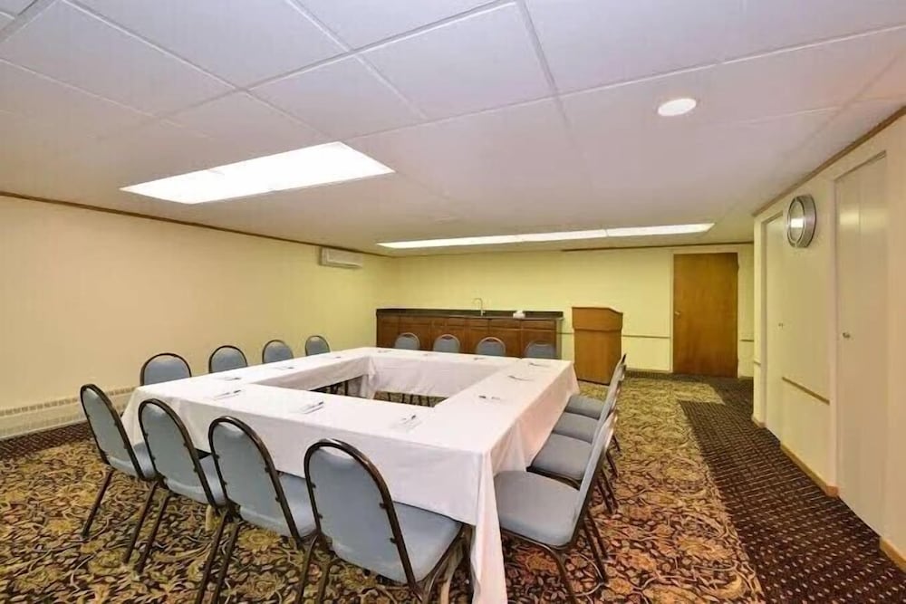 Days Inn by Wyndham St. Charles IL - photo 28