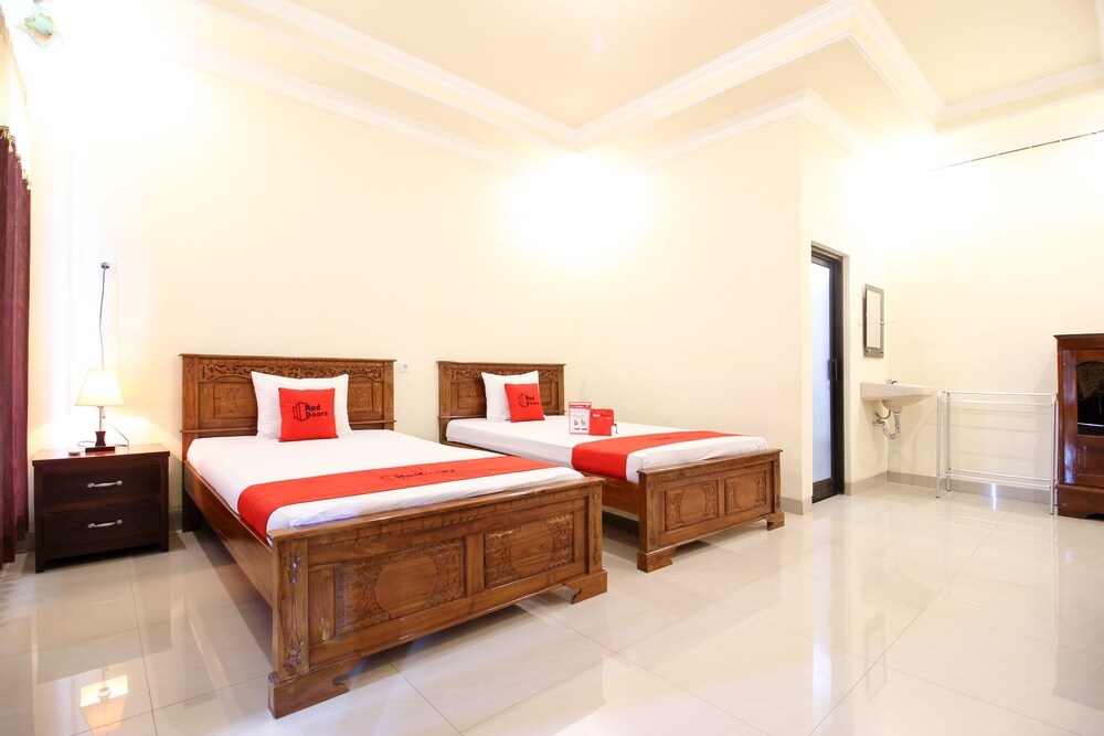 RedDoorz @ Kompleks Candi Borobudur in Magelang, Indonesia